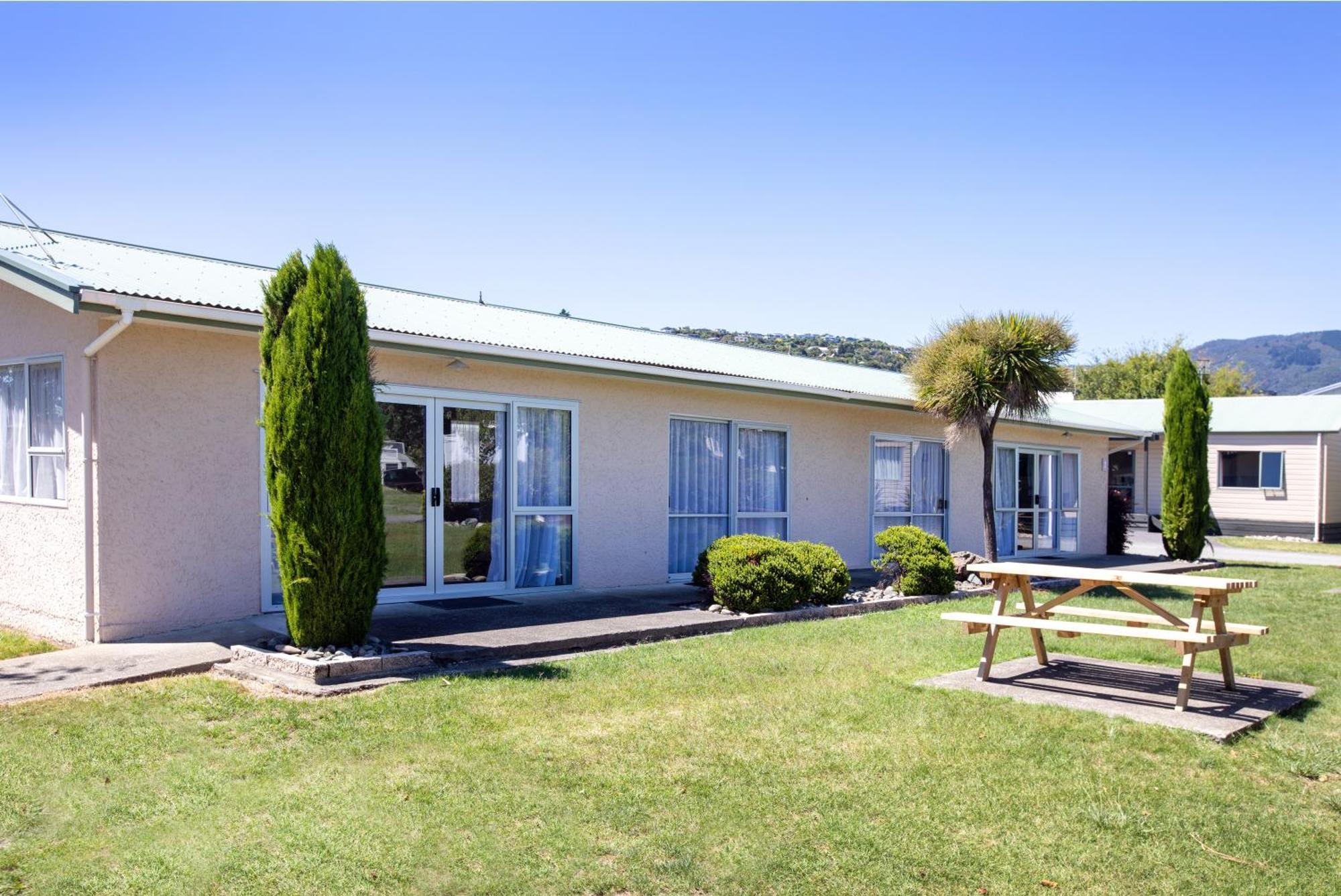 Tahuna Beach Holiday Park Nelson Room photo